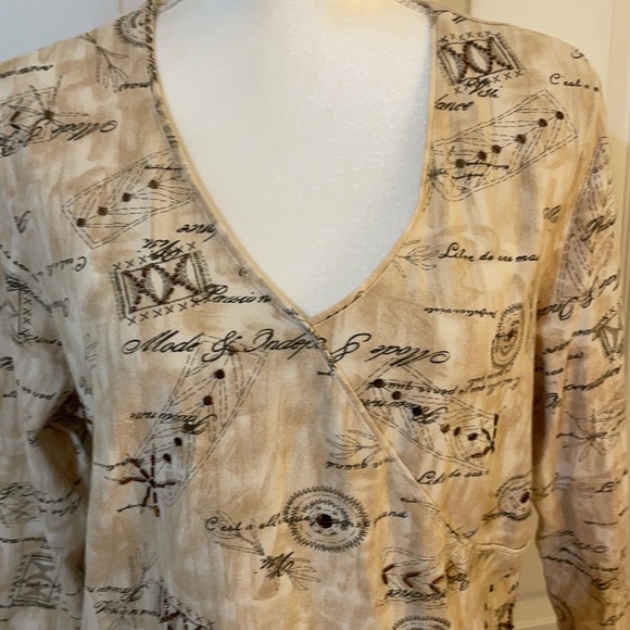 Hearts of Palm Women’s XL V-Neck Top - Picture 2 of 12